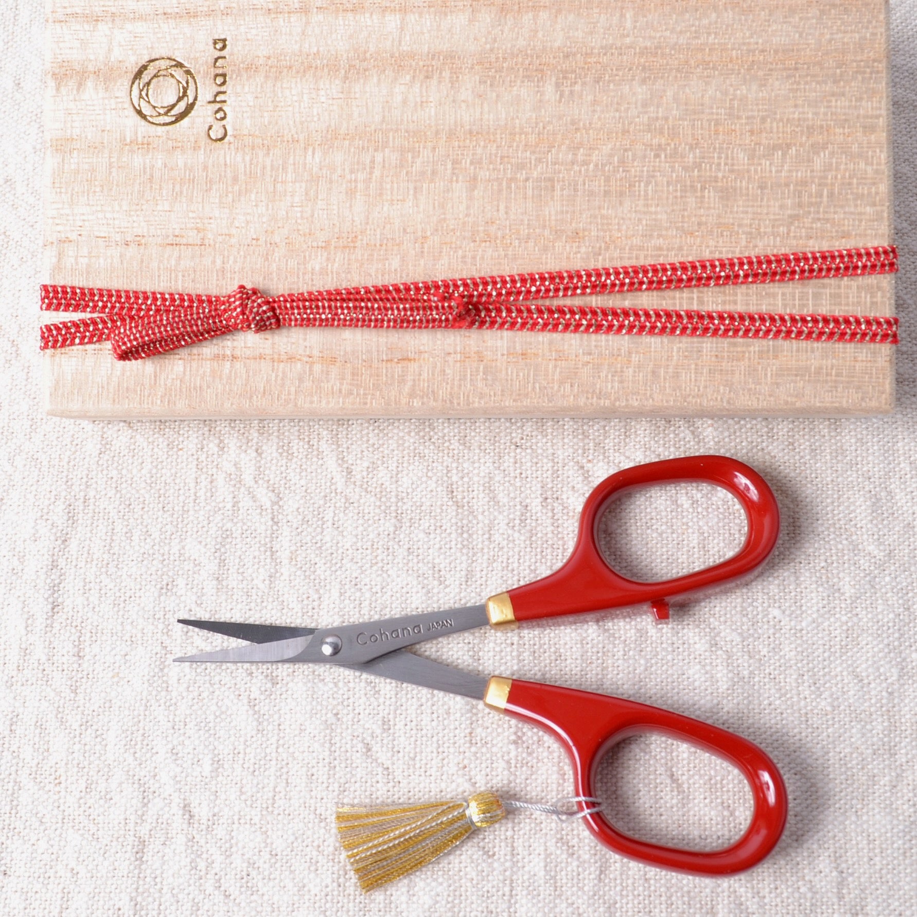 Cohana red lacquer scissors come in wooden box