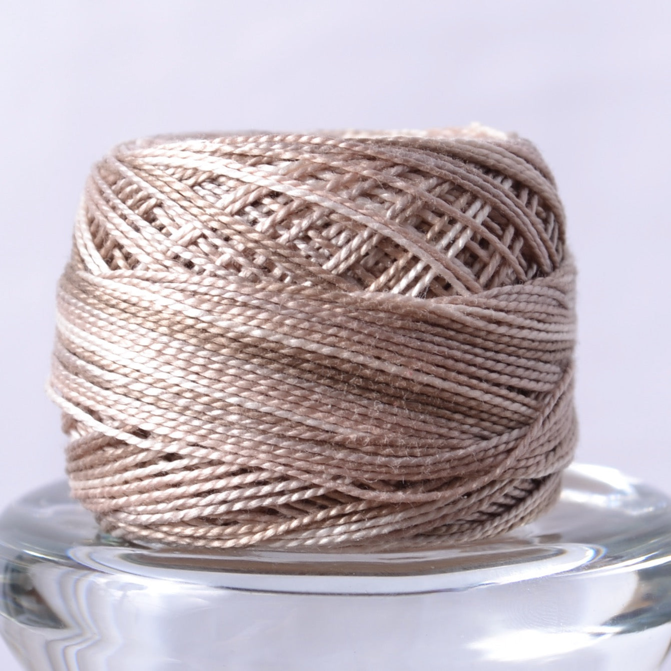 Valdani Perle Cotton Thread, Aged White Medium