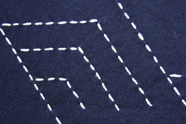 Tutorial: How to Sashiko Stitch, part 3, order of stitching, carrying - A  Threaded Needle