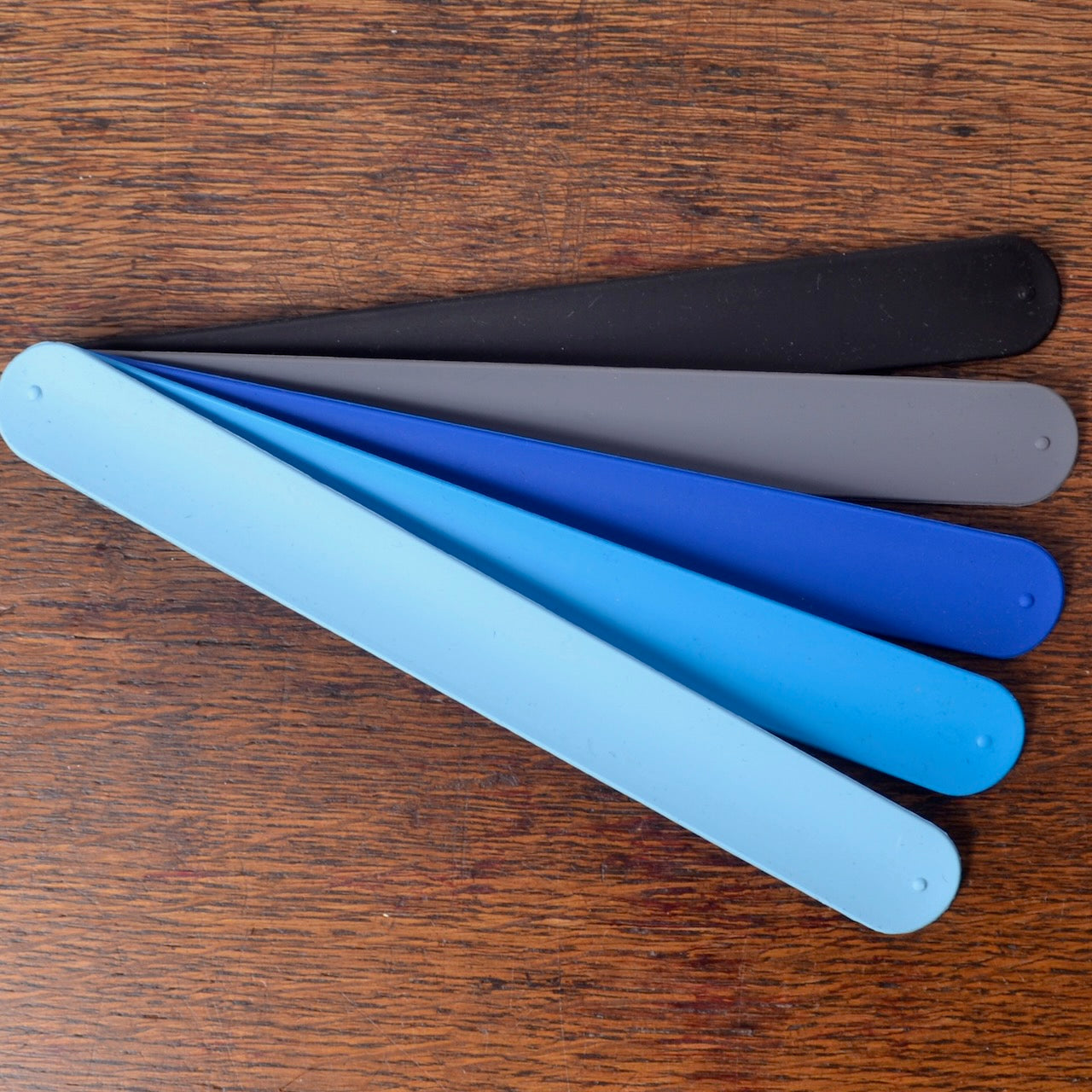 Slap Bands for Fabric Organisation, blues