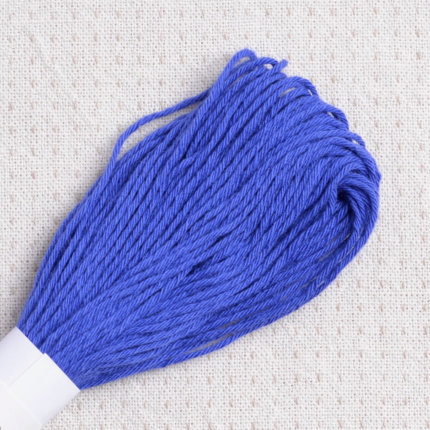 Olympus sashiko thread , ultramarine blue #23