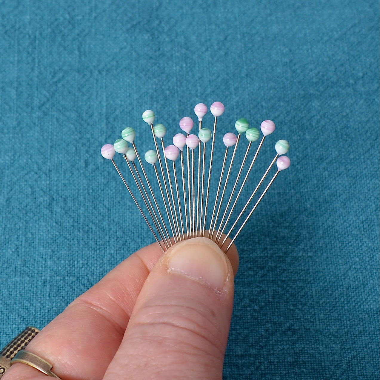 Glass Sewing Pins in a Cherry-Wood Box - Cohana上質なハンドメイド