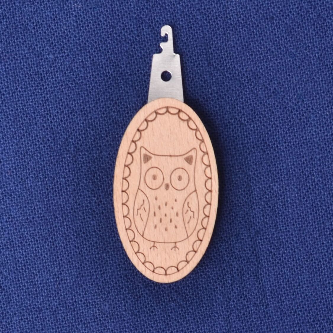 Needle Threader "Wood Owl"