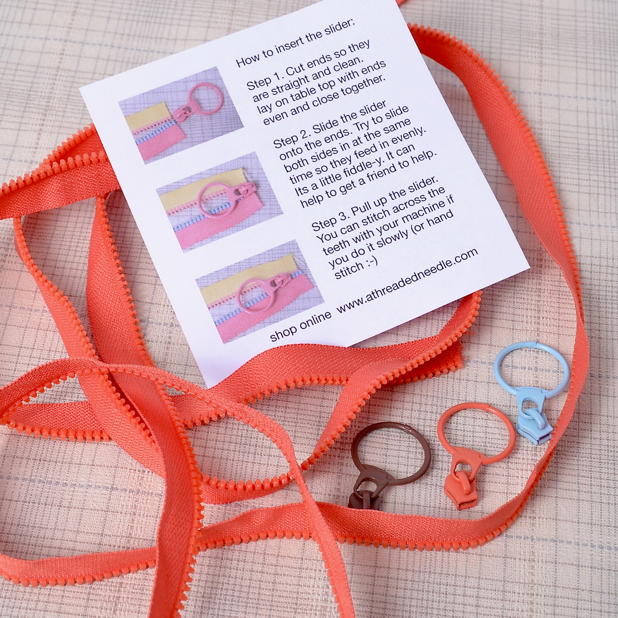 Single Sided Zipper Tape with 3 Metal Pull Tabs, Pink