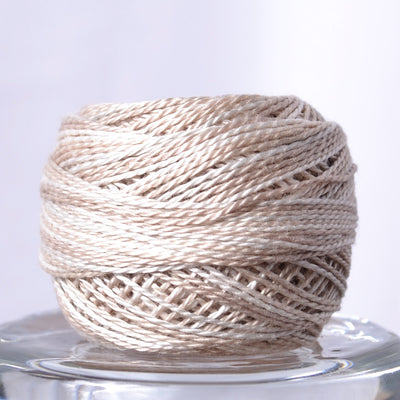 Valdani Perle cotton thread, aged white light, 