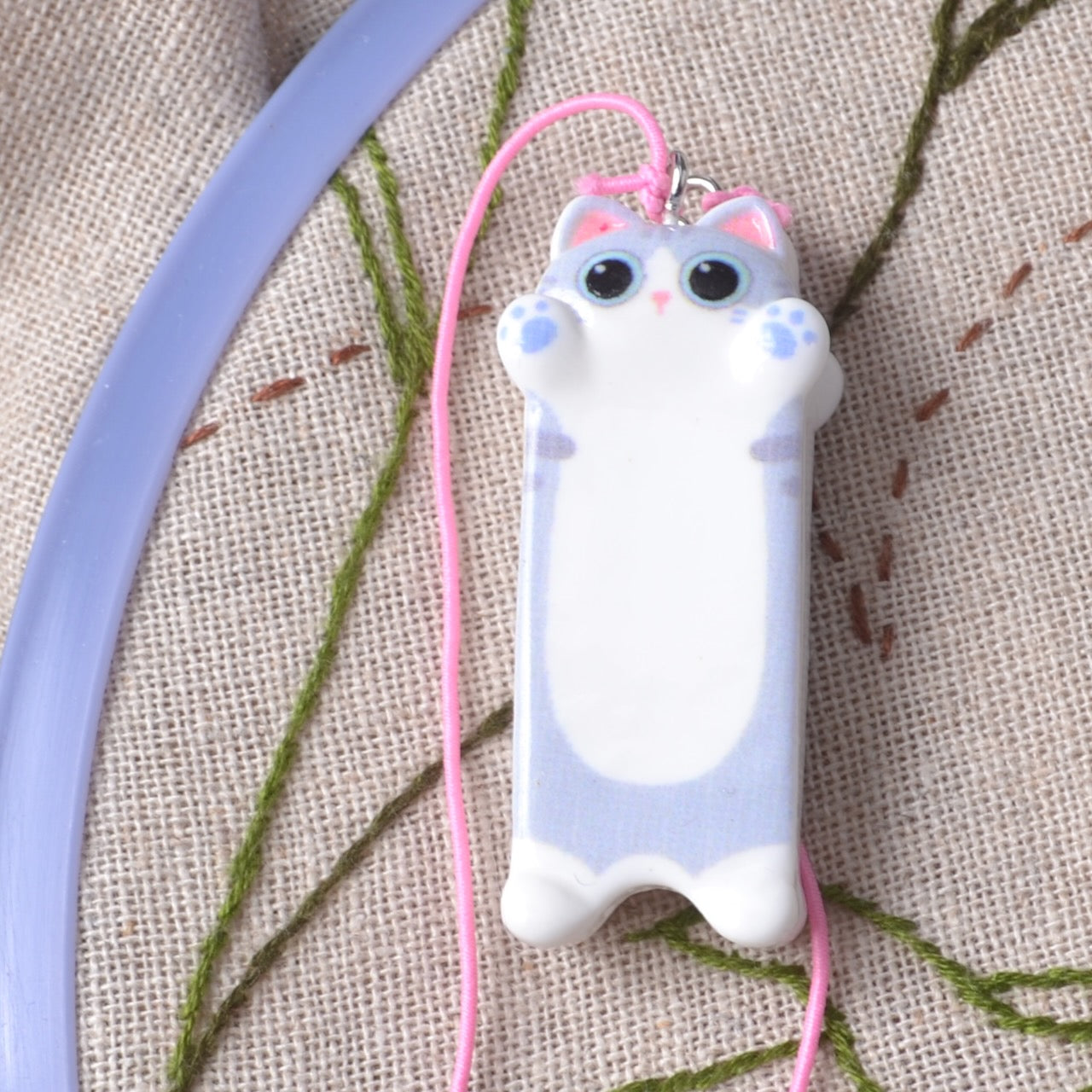 Needle Minder, Cute Kitten white and blue
