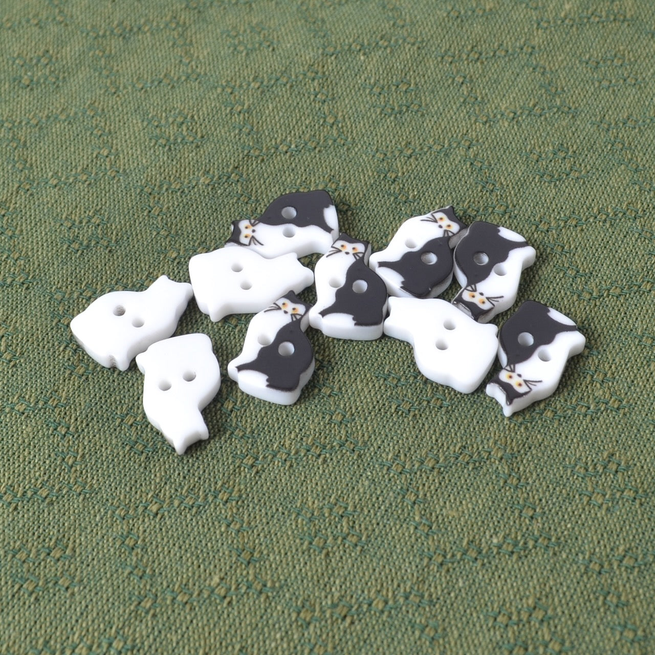 small cat buttons