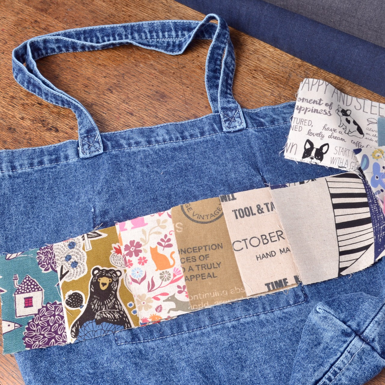Woven printed cotton and cotton canvas fabric pieces