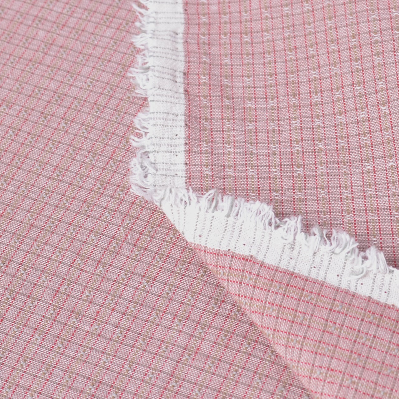 Dyed yarn 100% cotton fabric&nbsp;is suitable for sewing, quilting, applique, clothing, and home decor projects. Suitable for machine and hand sewing.