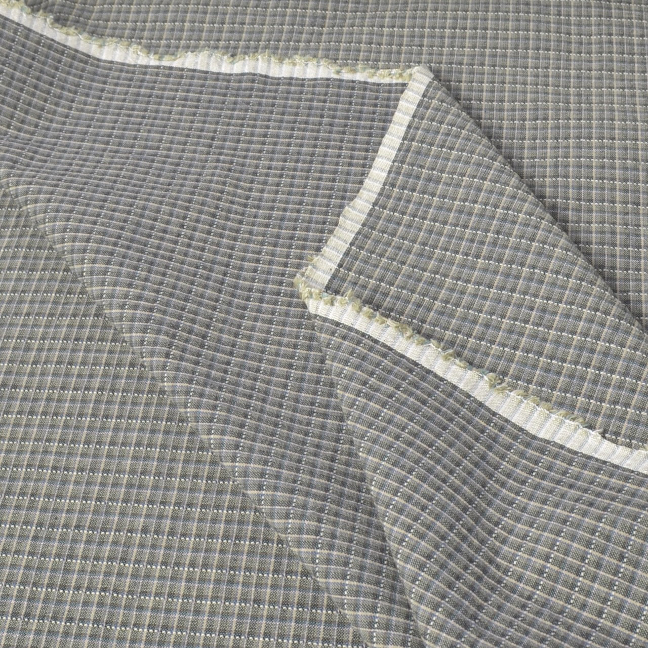Dyed yarn 100% cotton fabric is suitable for sewing, quilting, applique, clothing, and home decor projects, Suitable for machine and hand sewing.