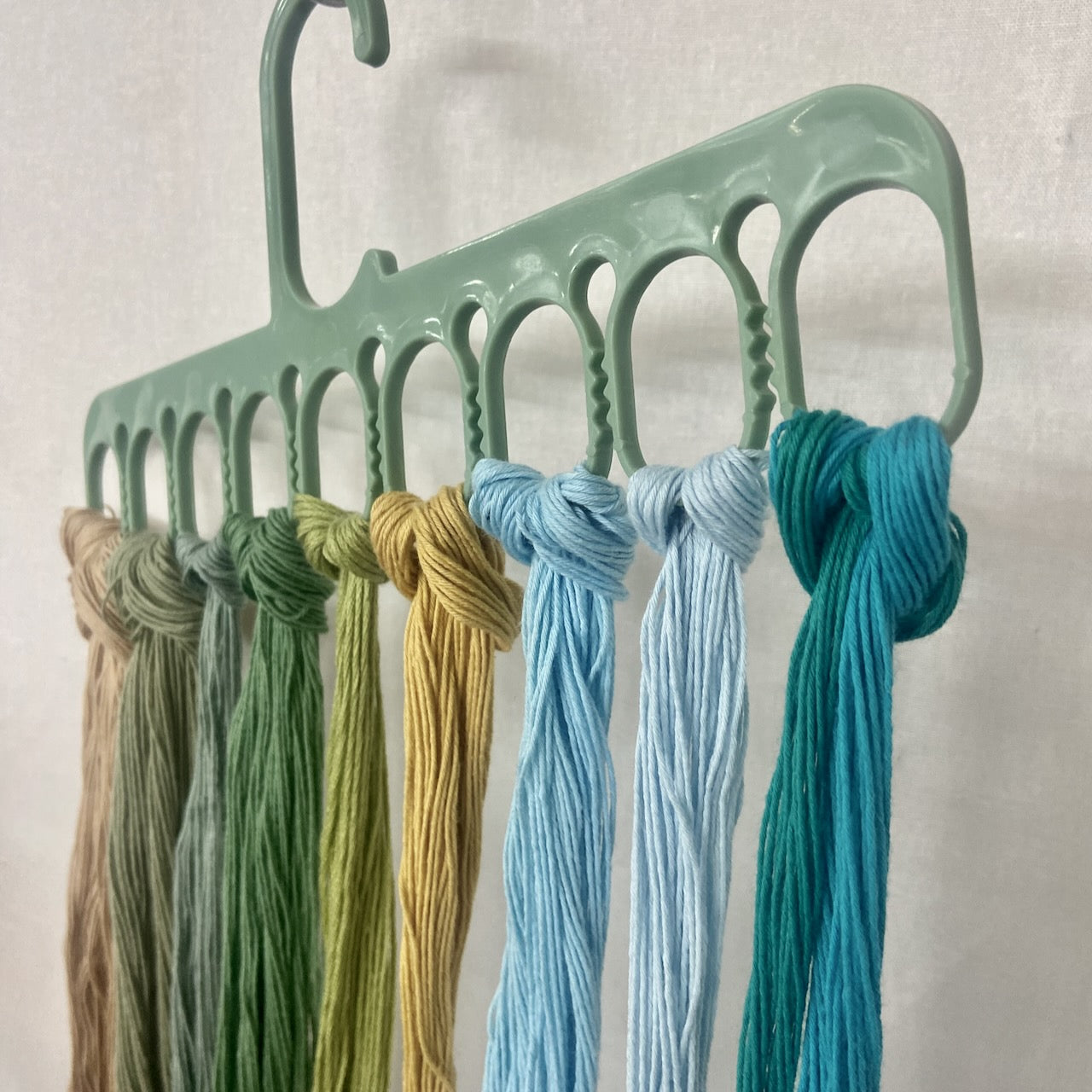 Thread & Yarn Organisers, 9 Hole Hanger