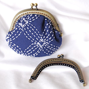 Clasp purse with sashiko stitching