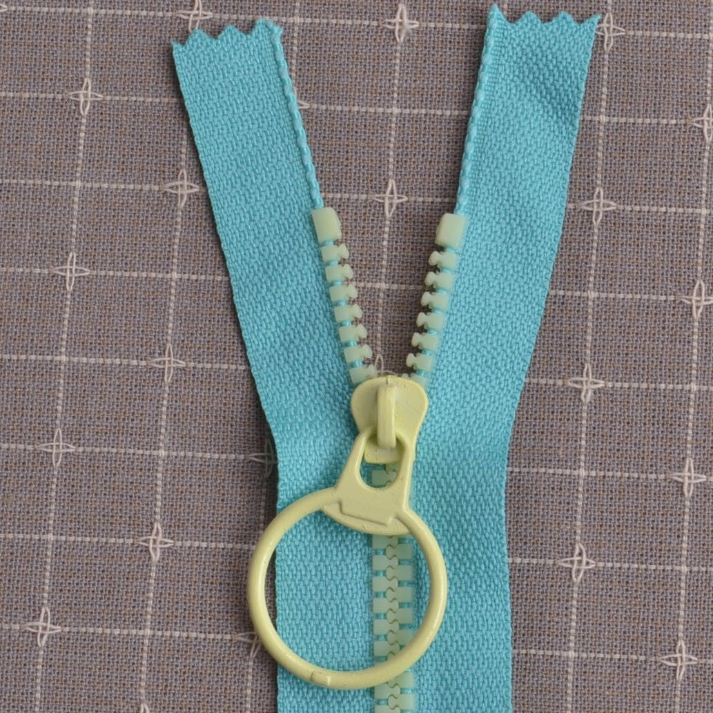 bi color zipper blue with yellow teeth