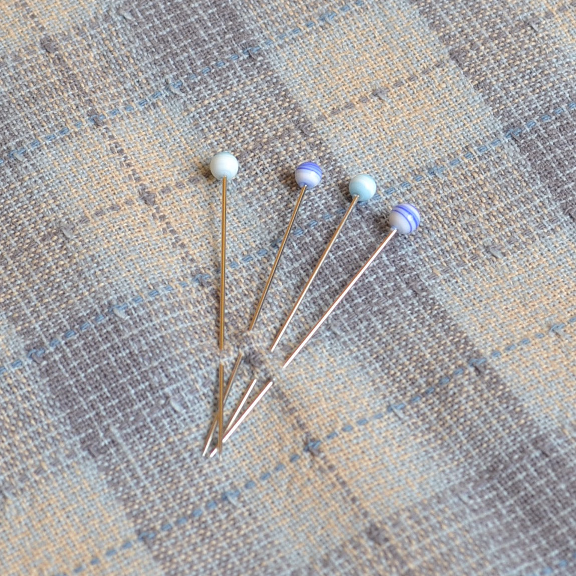 Tulip glass head sewing pins, asora